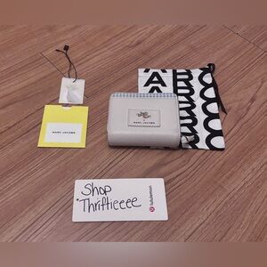 ✨👠MARC JACOBS✨👠 Wizard of Oz Ruby Slippers Leather Compact Wallet